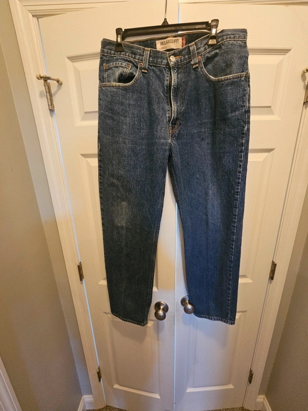 Levi's Men's Dark Blue Relaxed Fit Jeans
